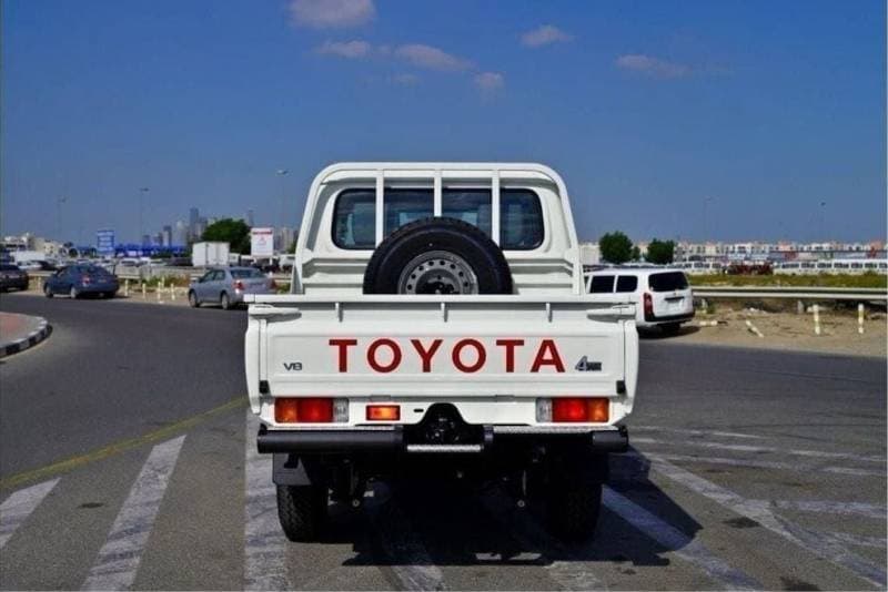2024 Toyota Land Cruiser Pick Up thumbnail 4