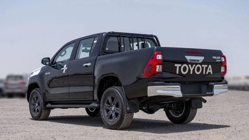 2025 Toyota Hilux SGLX thumbnail 7