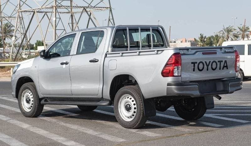 2025 Toyota Hilux SGLX thumbnail 6