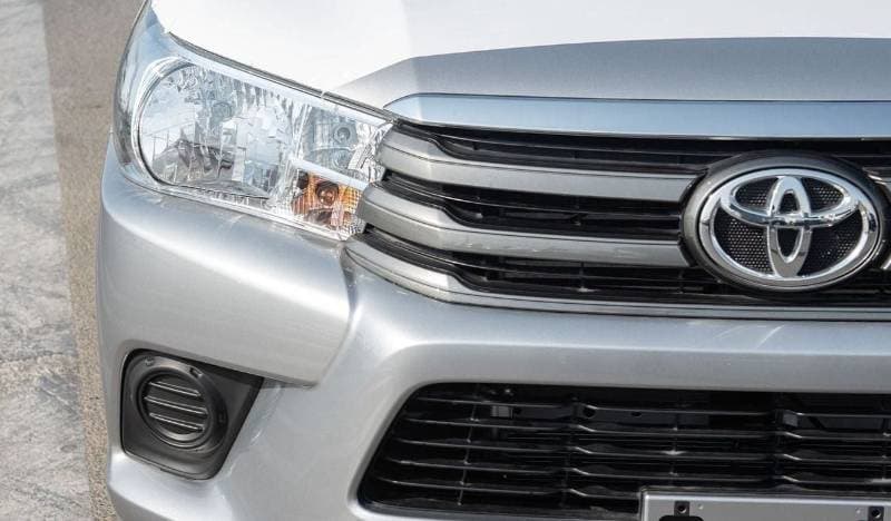 2025 Toyota Hilux SGLX thumbnail 7