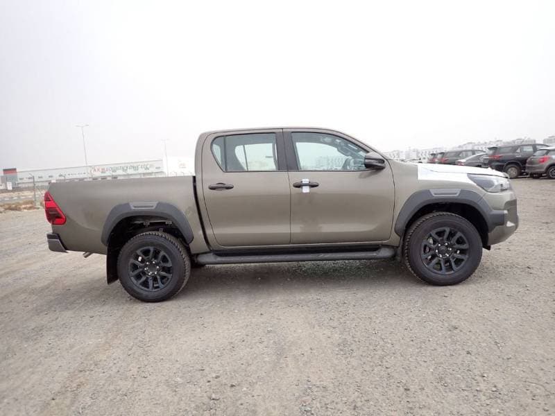 2024 Toyota Hilux ADVENTURE thumbnail 2