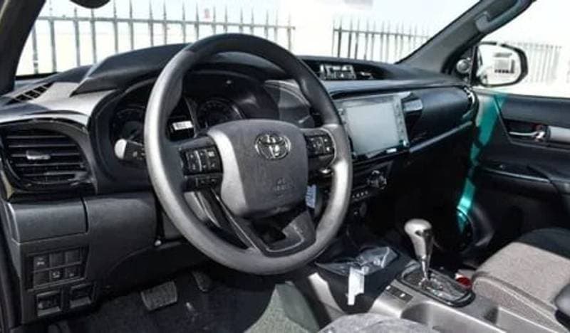 2025 Toyota Hilux ADVENTURE thumbnail 7