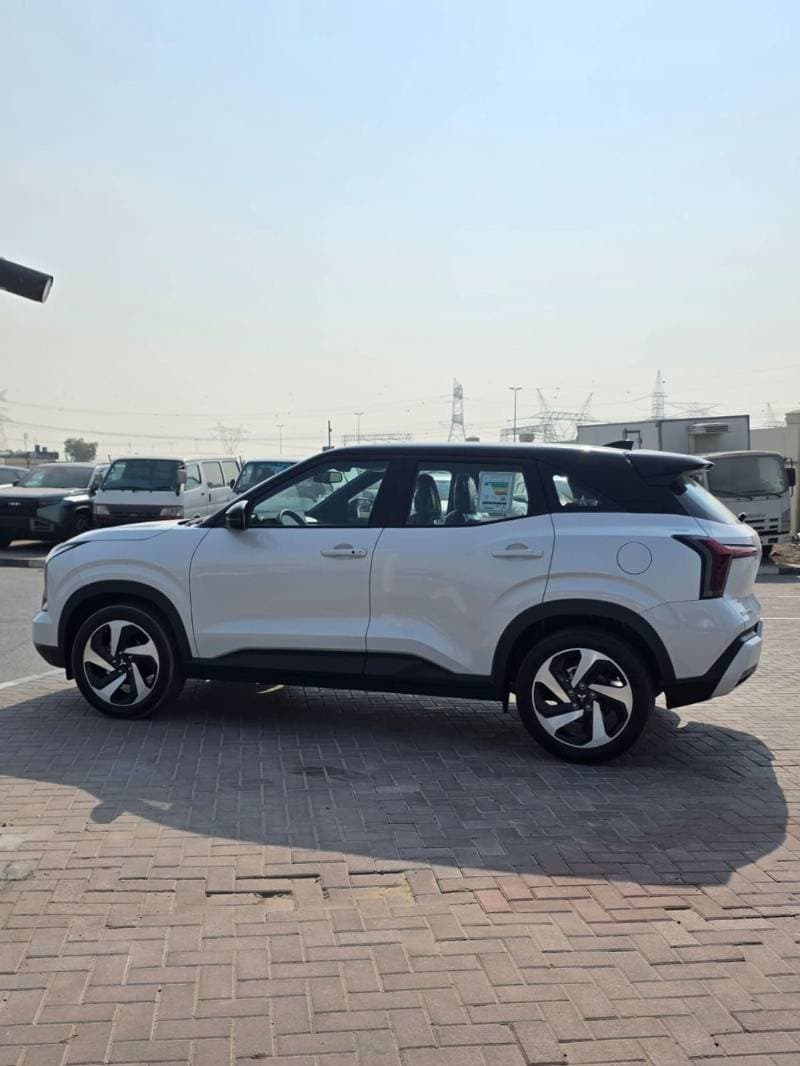 2026 Mitsubishi Xforce thumbnail 3