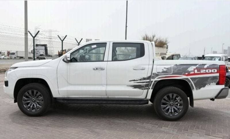 2027 Mitsubishi L200 GL thumbnail 5