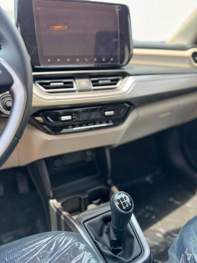 2027 Suzuki Dzire Suzuki dzire GLX 2026 MT thumbnail 8