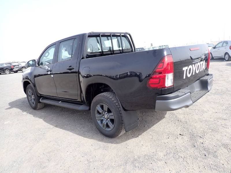 2026 Toyota Hilux GL thumbnail 8