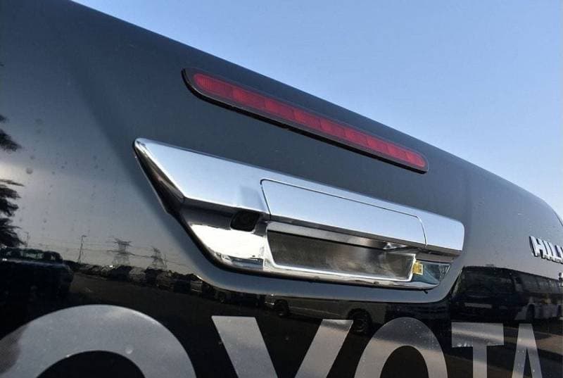 2025 Toyota Hilux SGLX thumbnail 8