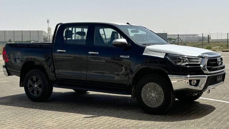 2025 Toyota Hilux SGLX