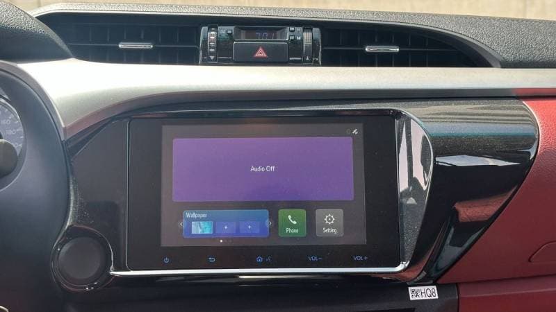 2025 Toyota Hilux SGLX thumbnail 8