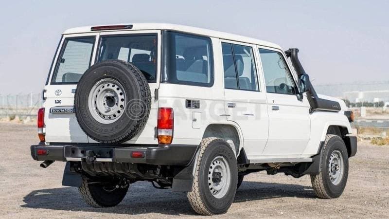 2025 Toyota Land Cruiser 70 LC76 LX thumbnail 3
