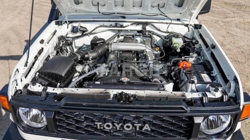 2025 Toyota Land Cruiser 70 LC76 LX thumbnail 6