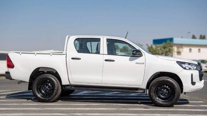2025 Toyota Hilux GL thumbnail 7
