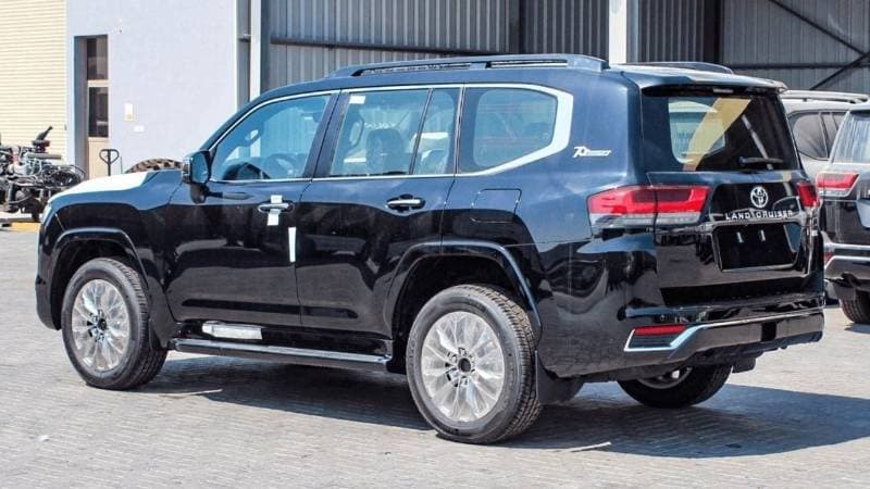 2025 Toyota Land Cruiser GXR4 thumbnail 3