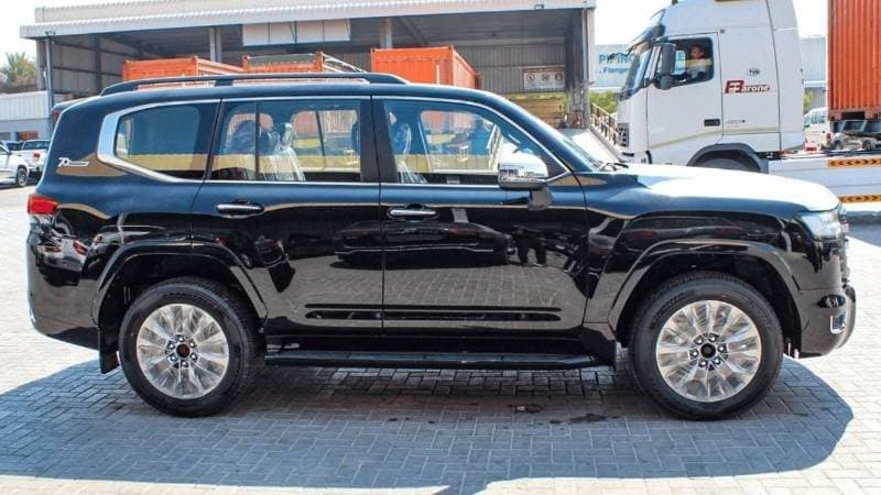 2025 Toyota Land Cruiser GXR4 thumbnail 2