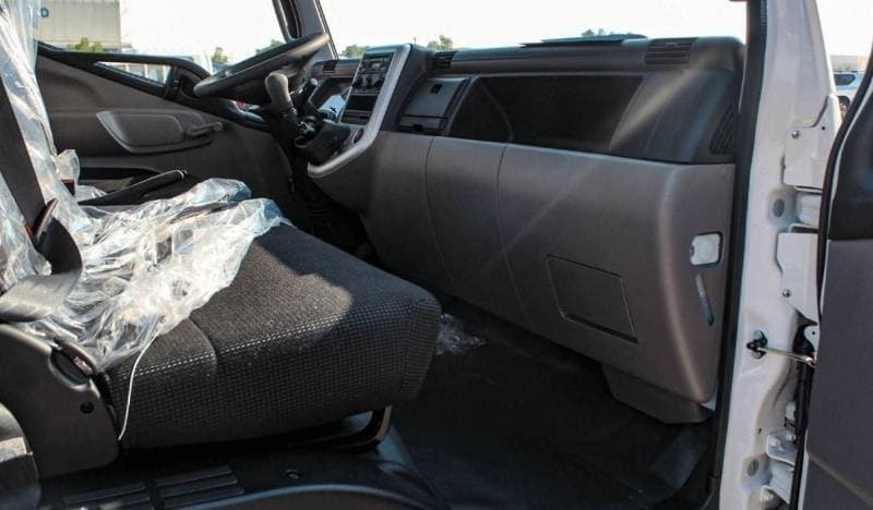 2025 Mitsubishi Fuso Canter thumbnail 8
