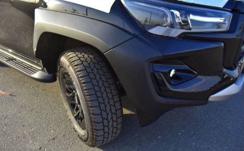 2025 Toyota Hilux GR SPORT thumbnail 7