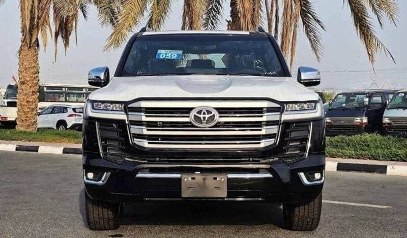 2025 Toyota Land Cruiser VX thumbnail 4