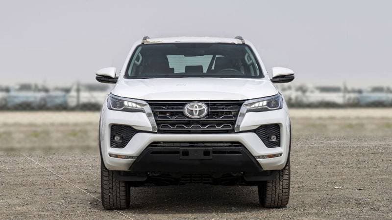 2025 Toyota Fortuner EXR thumbnail 2