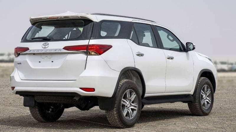 2025 Toyota Fortuner EXR thumbnail 3