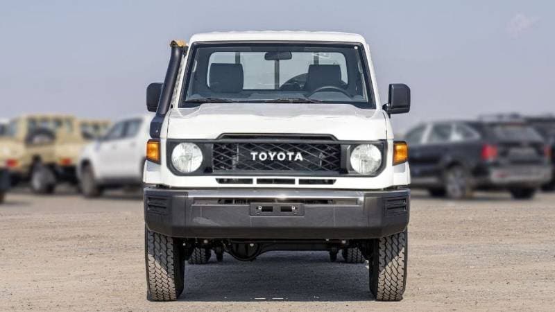 2025 Toyota Land Cruiser Pick Up thumbnail 4