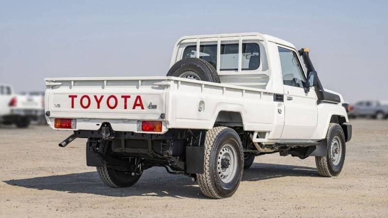 2025 Toyota Land Cruiser Pick Up thumbnail 8