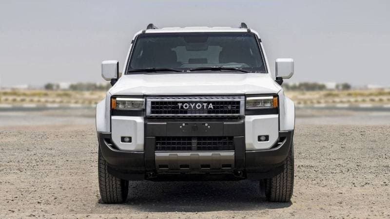 2025 Toyota Prado GXR thumbnail 3