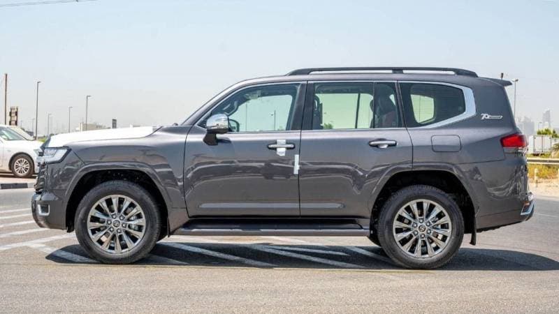 2025 Toyota Land Cruiser VXR thumbnail 4