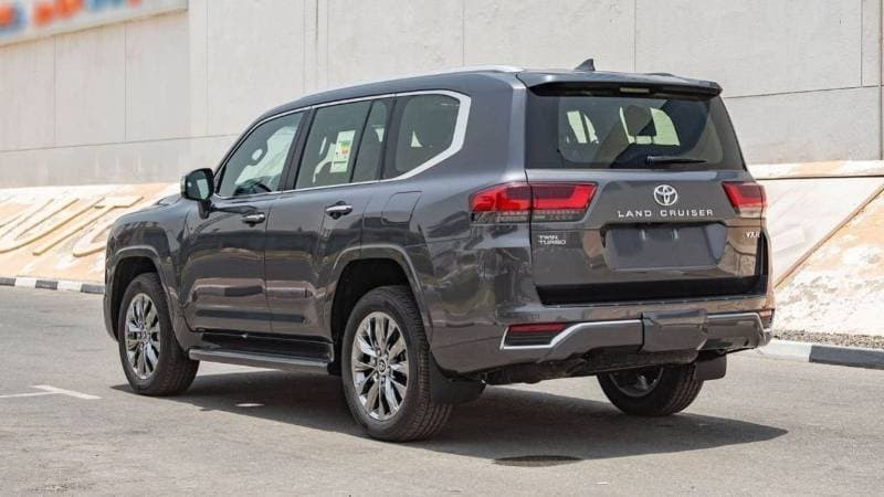 2025 Toyota Land Cruiser VXR thumbnail 6