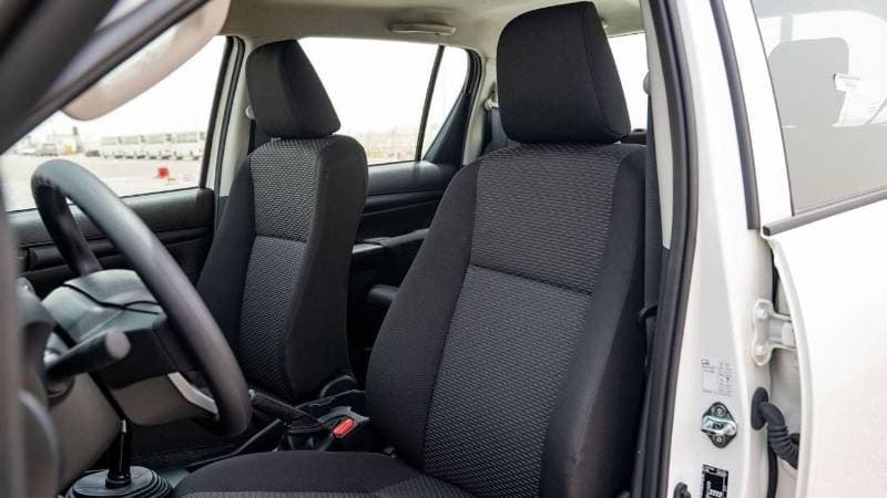 2026 Toyota Hilux GL thumbnail 5