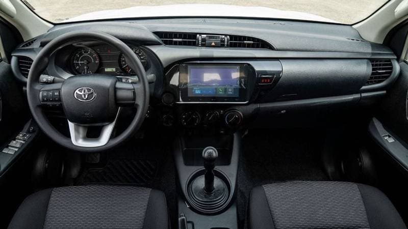 2026 Toyota Hilux GL thumbnail 8