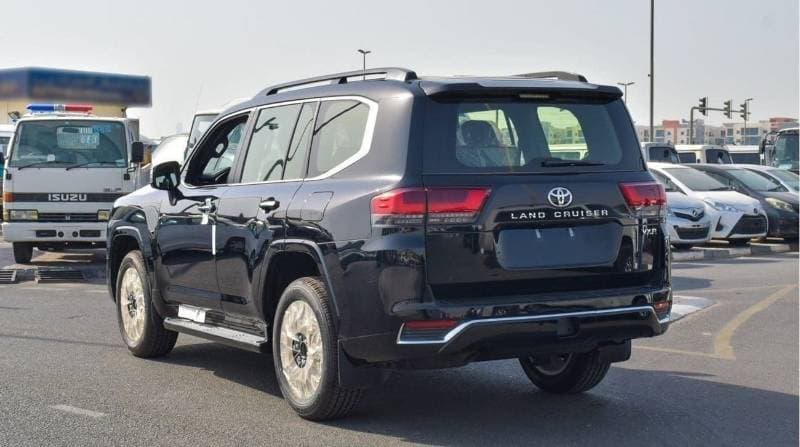 2025 Toyota Land Cruiser VXR thumbnail 5