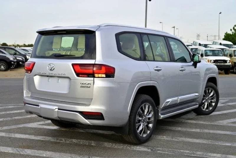 2024 Toyota Land Cruiser GXR thumbnail 5
