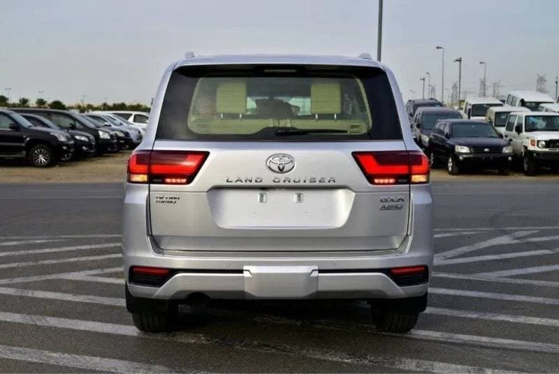 2024 Toyota Land Cruiser GXR thumbnail 4