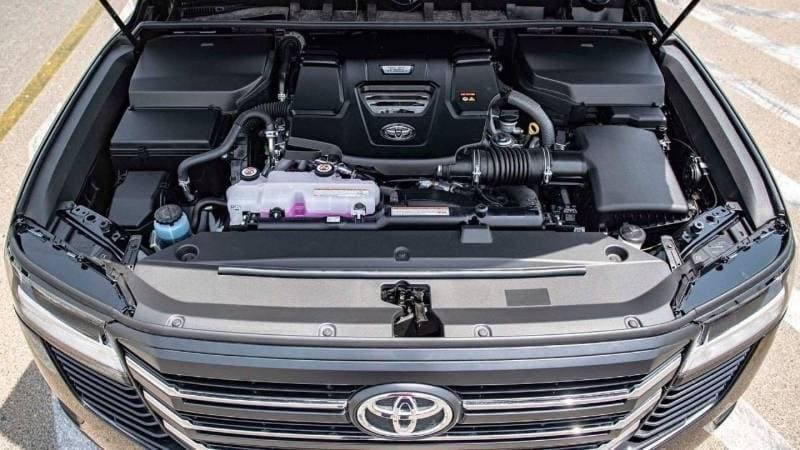 2025 Toyota Land Cruiser GXR thumbnail 8
