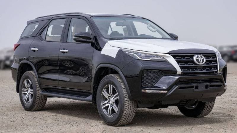 2026 Toyota Fortuner EXR thumbnail 2