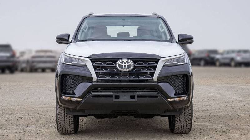 2026 Toyota Fortuner EXR thumbnail 3