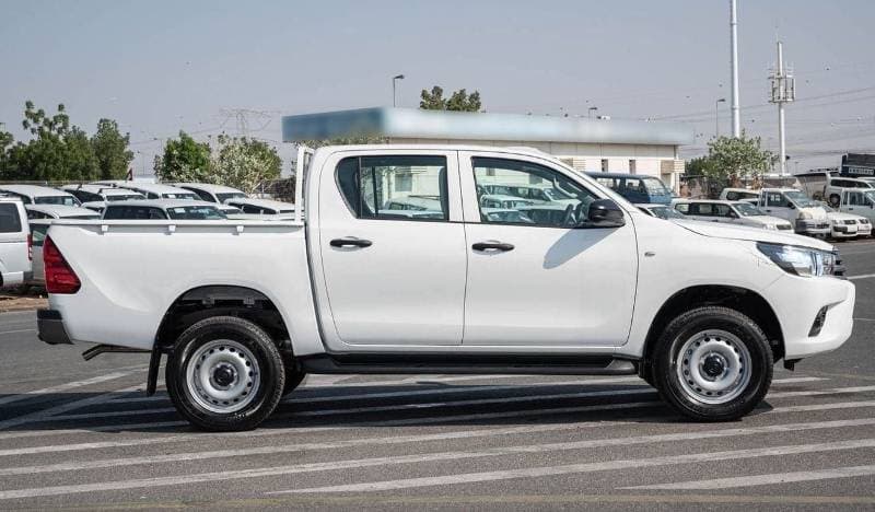 2026 Toyota Hilux DLX thumbnail 4