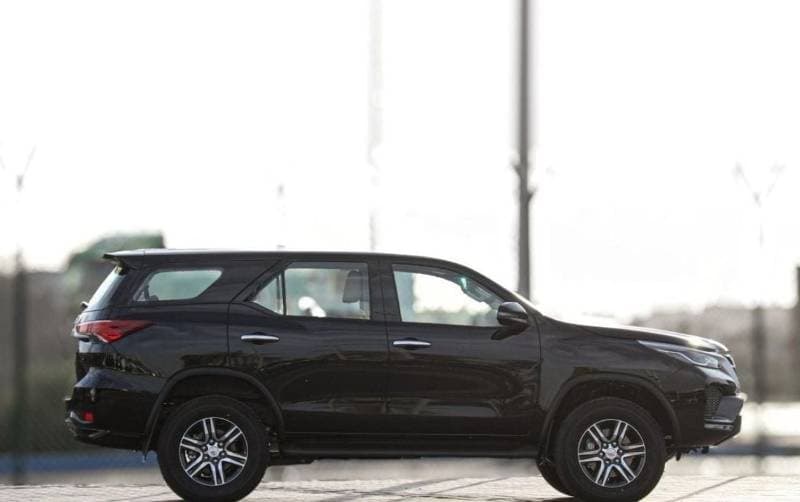 2025 Toyota Fortuner EXR thumbnail 2