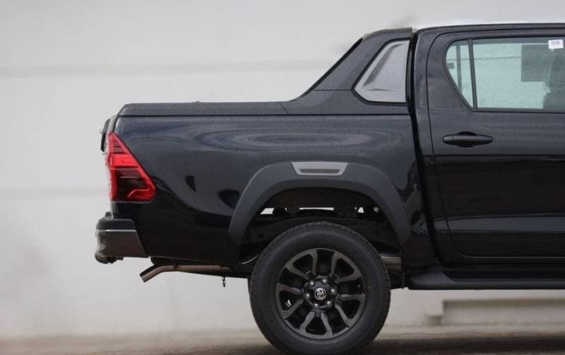 2025 Toyota Hilux ADVENTURE thumbnail 4