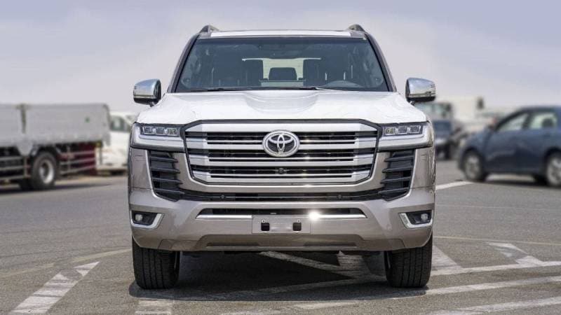 2025 Toyota Land Cruiser VXR thumbnail 3