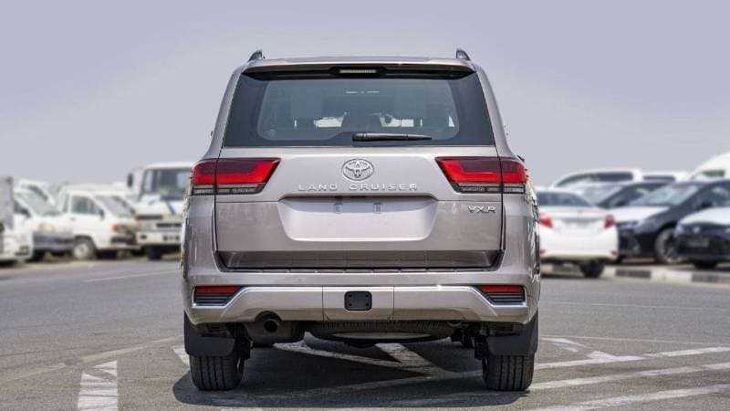 2025 Toyota Land Cruiser VXR thumbnail 6