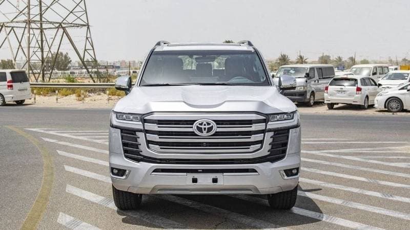 2025 Toyota Land Cruiser VXR thumbnail 4