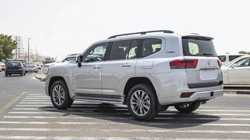2025 Toyota Land Cruiser VXR thumbnail 5