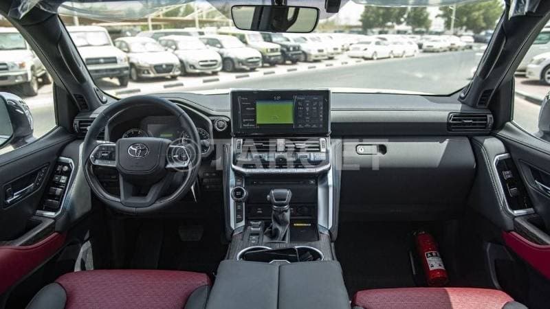 2025 Toyota Land Cruiser VXR thumbnail 8