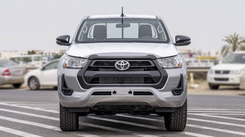 2025 Toyota Hilux GL thumbnail 5