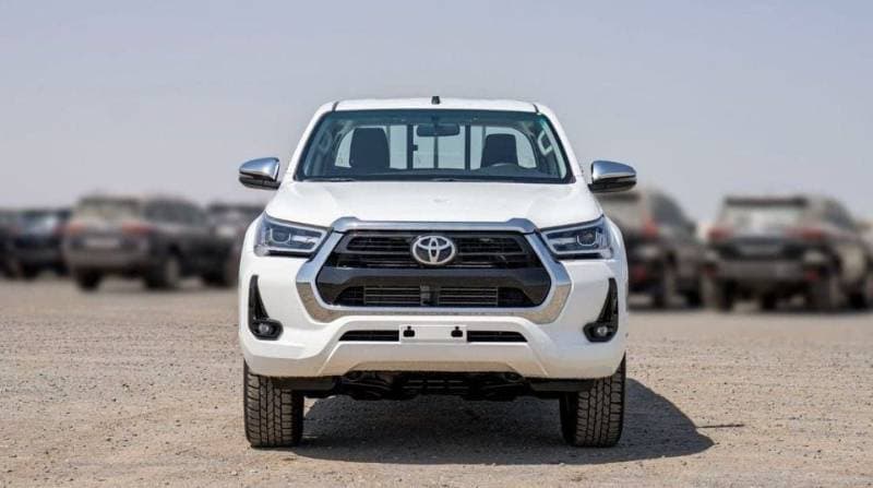 2025 Toyota Hilux SGLX thumbnail 2