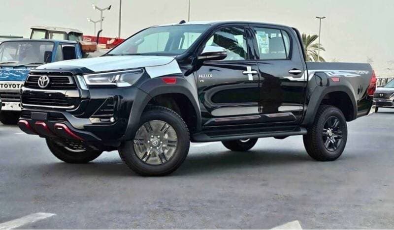 2026 Toyota Hilux GLX thumbnail 3
