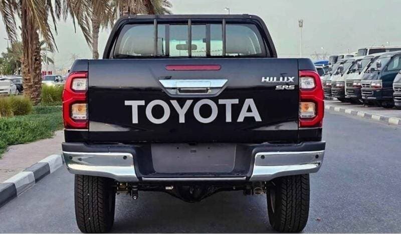 2026 Toyota Hilux GLX thumbnail 4