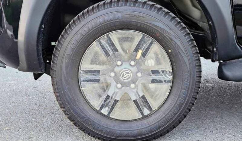 2026 Toyota Hilux GLX thumbnail 5