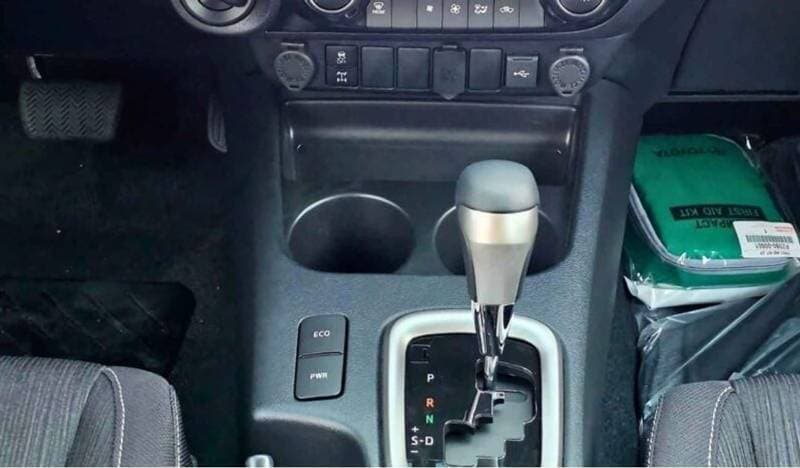 2026 Toyota Hilux GLX thumbnail 6